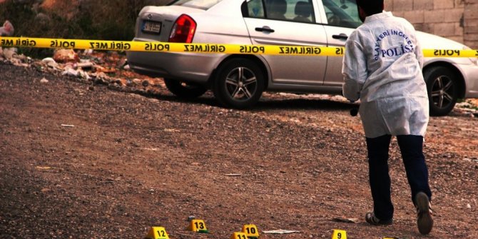 OTOMOBİLDE ÇİFTE İNFAZ