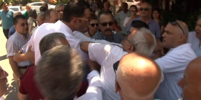 CHP’NİN BAYRAMLAŞMA PROGRAMINDA GERGİN ANLAR