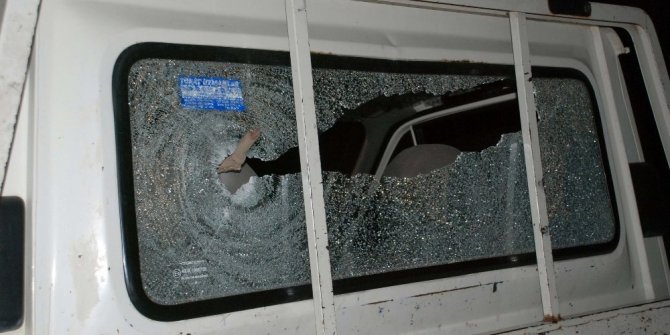 OTOMOBİLİNDEN İNDİ, TARTIŞTIĞI ŞAHSI TABANCAYLA VURDU