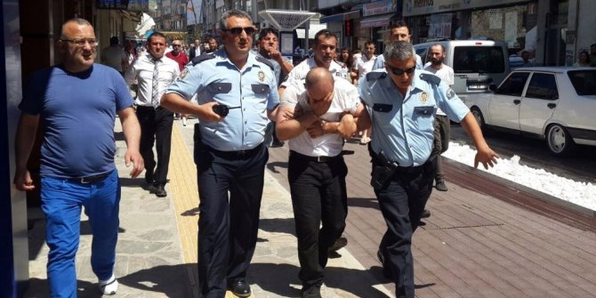 TACİZ ŞÜPHELİSİNE LİNÇ GİRİŞİMİ