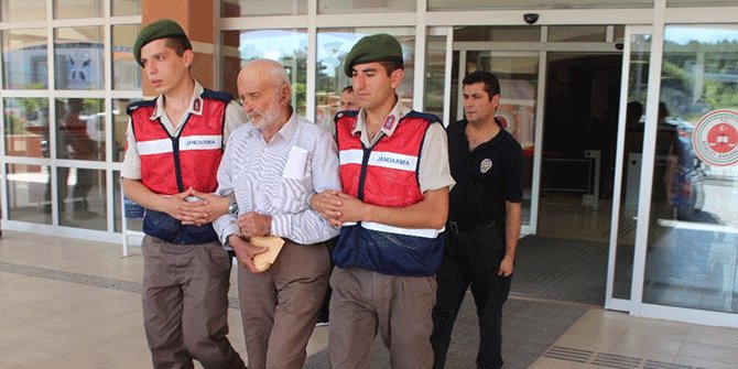 OĞLU VE TORUNUNU KÜFÜR ETTİĞİ İÇİN ÖLDÜRDÜ