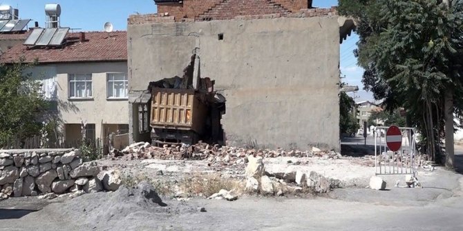 10 AYDIR BEKLİYOR: SELFİE ÇEKMEYE GELEN VAR