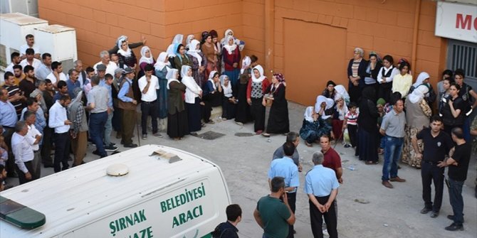 KARAYOLU İNŞAATINDA ÇALIŞAN İŞÇİLERE TERÖR SALDIRISI: 1 ÖLÜ