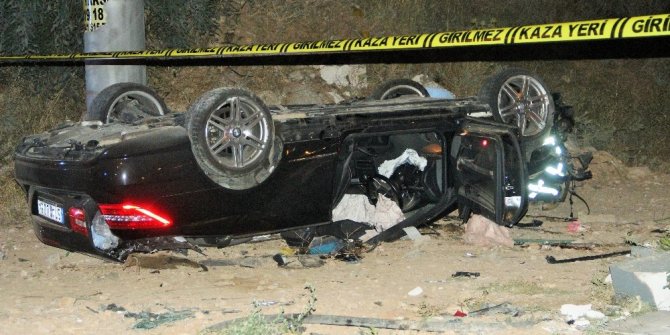 AŞIRI HIZ İKİZLERİ AYIRDI: 1 ÖLÜ, 3 YARALI