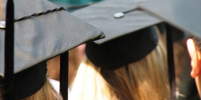 HOLLANDA'DA DİPLOMA TÖRENİNDE BAŞÖRTÜSÜ YASAĞI