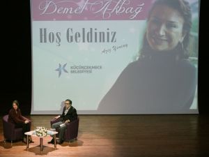 Demet Akbağ İle Komedi Tadında Söyleşi