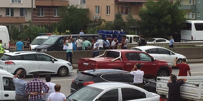 CHP’NİN YÜRÜYÜŞÜNE SALDIRI SON ANDA ÖNLENDİ