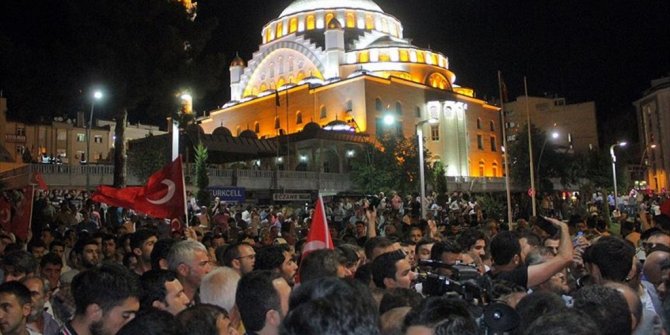 15 TEMMUZ'DA 90 BİN CAMİDE MİNARELERİN IŞIKLARI SÖNMEYECEK