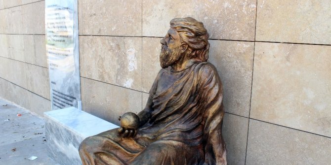 ANAKSAGORAS MU, YUNUS EMRE Mİ ?