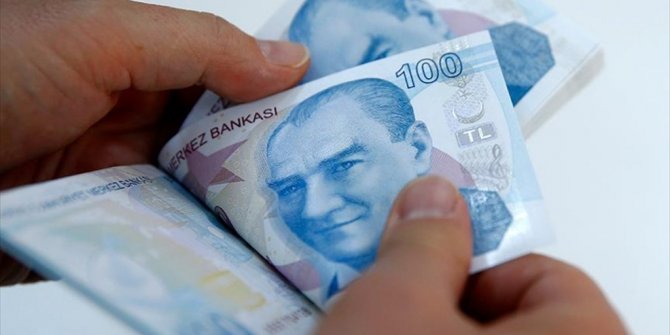 TÜKETİCİ VE İŞLETMECİ NAKİTTEN VAZGEÇMEDİ