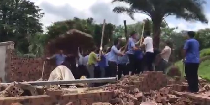 YIKTIKLARI DUVARIN ALTINDA KALDILAR