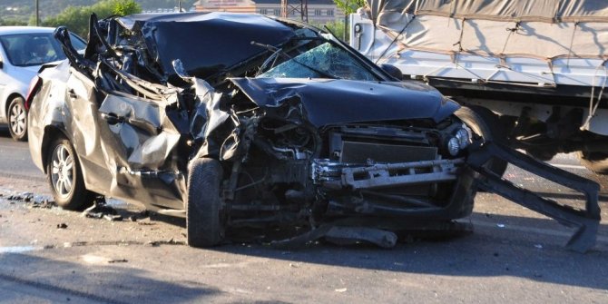 BU ARAÇTAN BURNU DAHİ KANAMADAN ÇIKTI