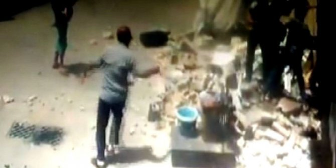 SURİYELİ AİLENİN YAŞADIĞI BİNANIN YIKILMA ANI KAMERADA