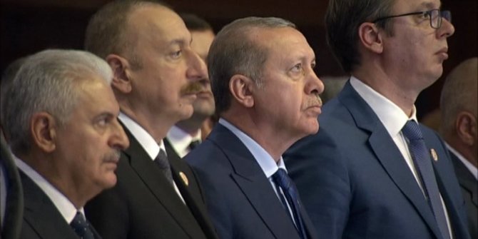 KONGREDE 15 TEMMUZ ŞEHİTLERİ İÇİN SAYGI DURUŞU