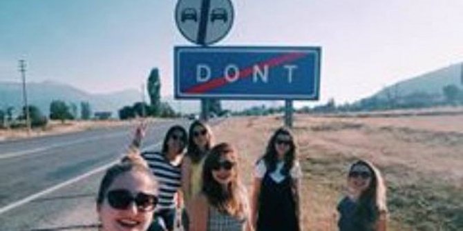 BU LEVHAYI GÖREN DURUYOR