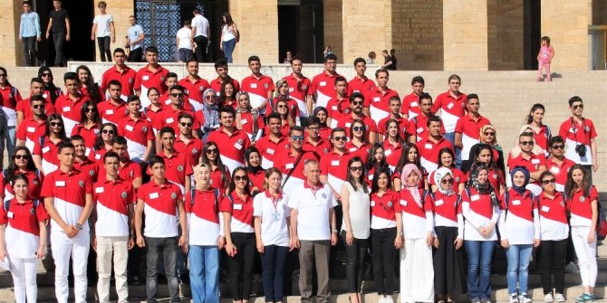 ŞEHİT VE GAZİ ÇOCUKLARINDAN ANITKABİR’E ZİYARET