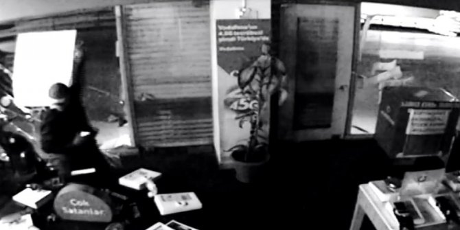 20 SANİYEDE 6 ADET CEP TELEFONUNU ÇALDILAR