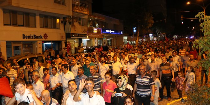 PAZARCIK’TA DEMOKRASİ NÖBETİ TUTULMAYA BAŞLANDI