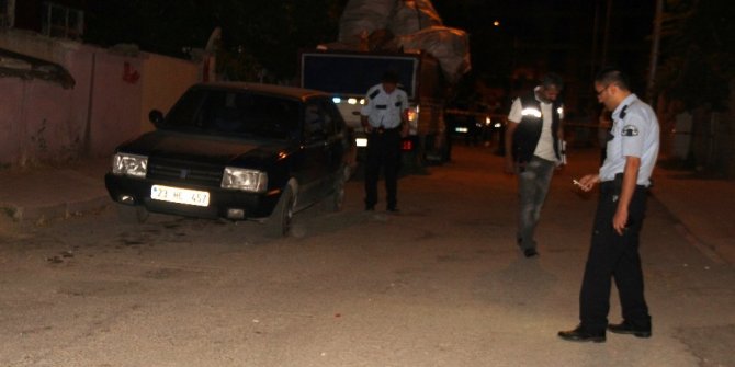 ÖNCE ARACININ LASTİKLERİ KESİLDİ, SONRA SİLAHLA VURULDU