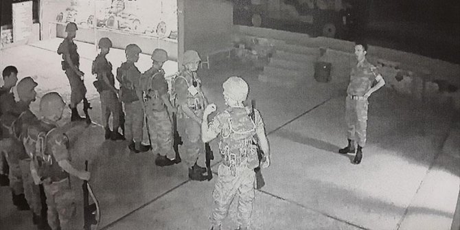 DARBE GİRİŞİMİNDE 3. ORDU'DA YAŞANANLAR KAMERAYA YANSIDI