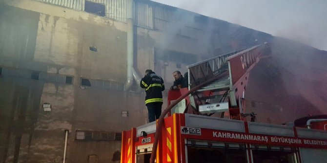 BÜYÜKŞEHİR İTFAİYESİ ALEVLERİN YAYILMASINA İZİN VERMEDİ