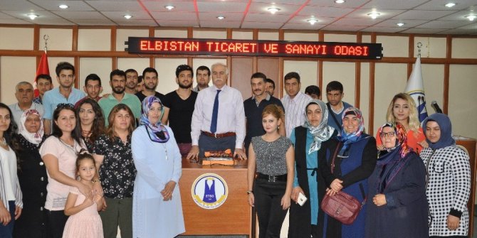 GİRİŞİMCİLİK EĞİTİMİNİ TAMAMLAYAN 29 KURSİYER PASTA KESTİ