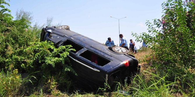 TUR MİNİBÜSÜ ŞARAMPOLE UÇTU: 9 YARALI