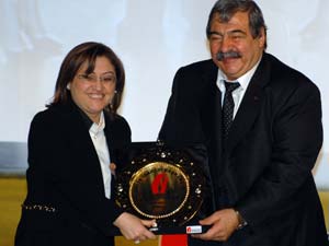 Sanko Ve Konukoğlu Ailesine 11 Plaket Verildi