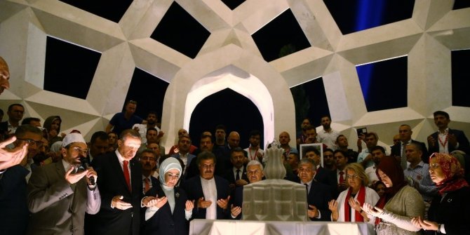 CUMHURBAŞKANI ERDOĞAN ŞEHİTLER ANITI’NIN AÇILIŞINI YAPTI