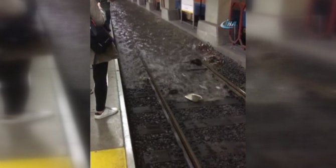 METRO DURAKLARI VE METROBÜS YOLLARI GÖLE DÖNDÜ