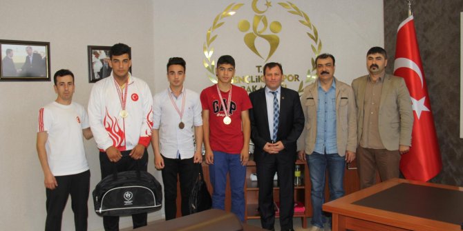 TÜRKOĞLU BOKSTA AVRUPA ŞAMPİYONASI İÇİN ROMANYA’DA