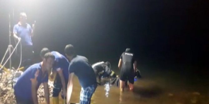 ŞAKALAŞIRKEN GÖLETE DÜŞTÜLER: 2'SİDE ÖLDÜ