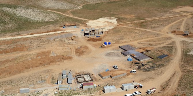 YEDİKUYULAR KAYAK MERKEZİ’NDE PİSTLER YAPILIYOR