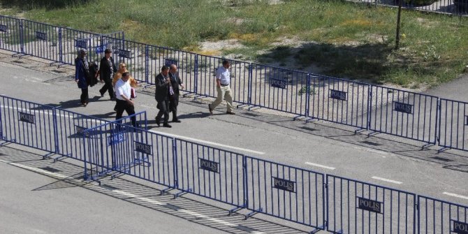 ÇELİŞKİLİ İFADE VEREN ESKİ REKTÖR TUTUKLANDI