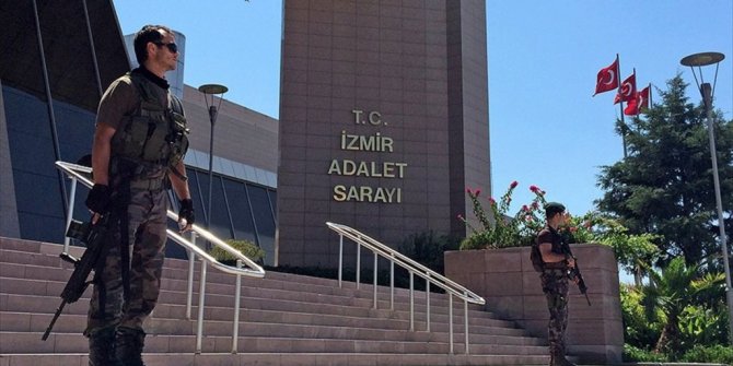 İZMİR'DE FETÖ/PDY OPERASYONU: 32 GÖZALTI