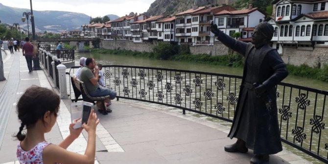 NE ÇEKTİN BE ŞEHZADE