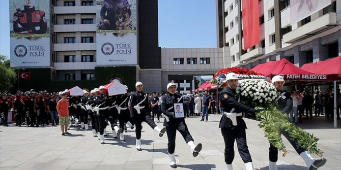 İSTANBUL'DA ŞEHİT OLAN POLİSLER İÇİN TÖREN