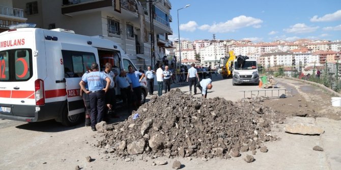 GÖÇÜK ALTINDA KALAN İŞÇİ ÖLDÜ