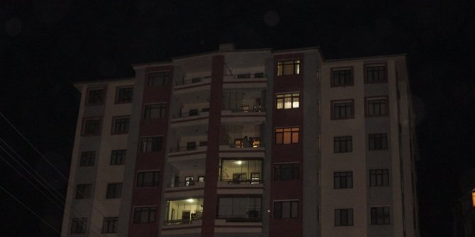 ALKOL ALIP “İNTİHAR EDECEĞİM” DİYE BAĞIRINCA EKİPLER SEFERBER OLDU