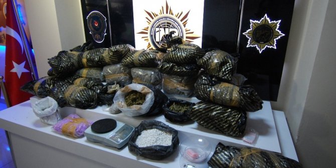 10 MİLYON LİRALIK UYUŞTURUCU ELE GEÇİRDİ
