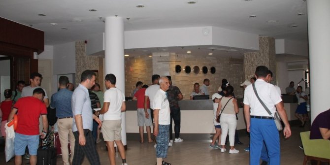 KATAR EMİRİ THANİ MAHKEME KARARIYLA OTELİNİ TAHLİYE ETTİRDİ