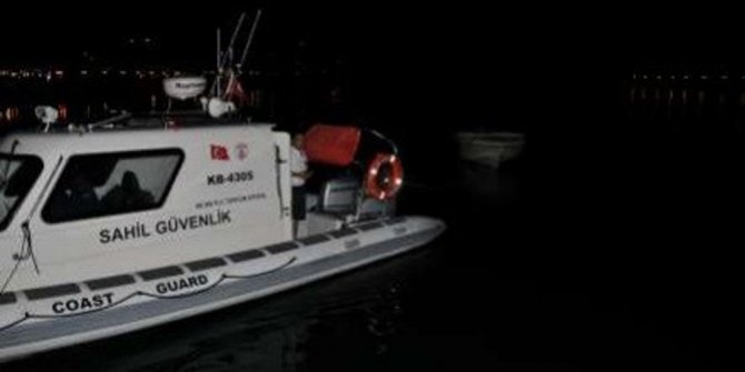 GÖÇMENLERİ TAŞIYAN BOT BATTI: 6 KİŞİ ÖLDÜ