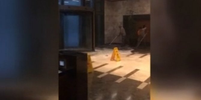 FIRTINA PLAZANIN KAPILARINI DÖNDÜRDÜ, CAMLARINI KIRDI