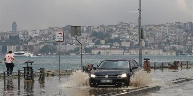METEOROLOJİK VERİLERE GÖRE YAĞIŞ İSTANBUL'U TERK ETTİ