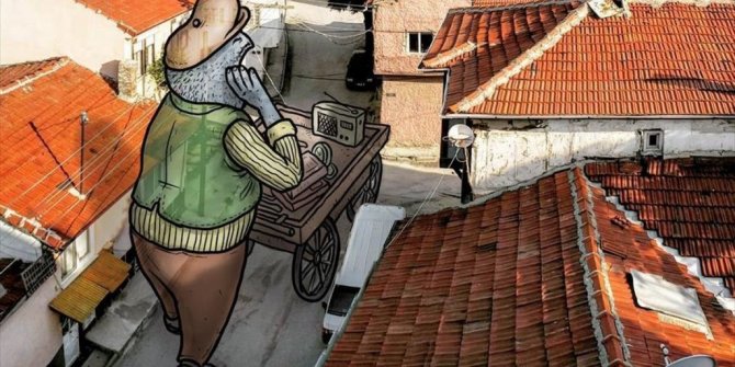 ŞEHRİN SOKAKLARINI 'LİLLİPUT'LARLA TANITIYOR