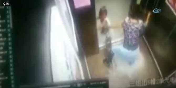 KÜÇÜK KIZ KOLUNU ASANSÖRÜN KAPISINA KAPTIRDI