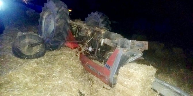 TIR İLE TRAKTÖR ÇARPIŞTI: 5 YARALI