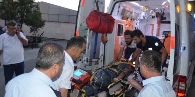 TREN MOTOSİKLETE ÇARPTI