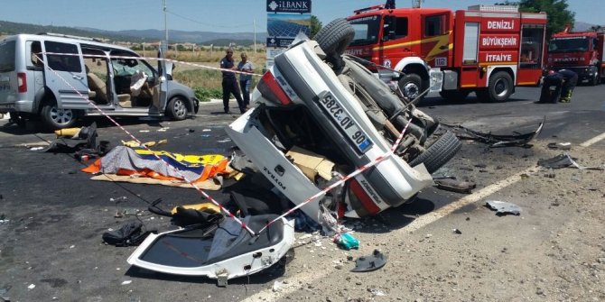 DENİZLİ’DE FECİ KAZA: 1 ÖLÜ, 7 YARALI