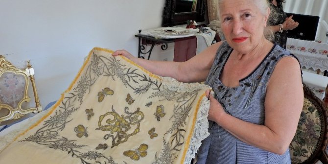 SULTAN ABDÜLMECİT’İN EMANETLERİNİ ÖZENLE SAKLIYOR